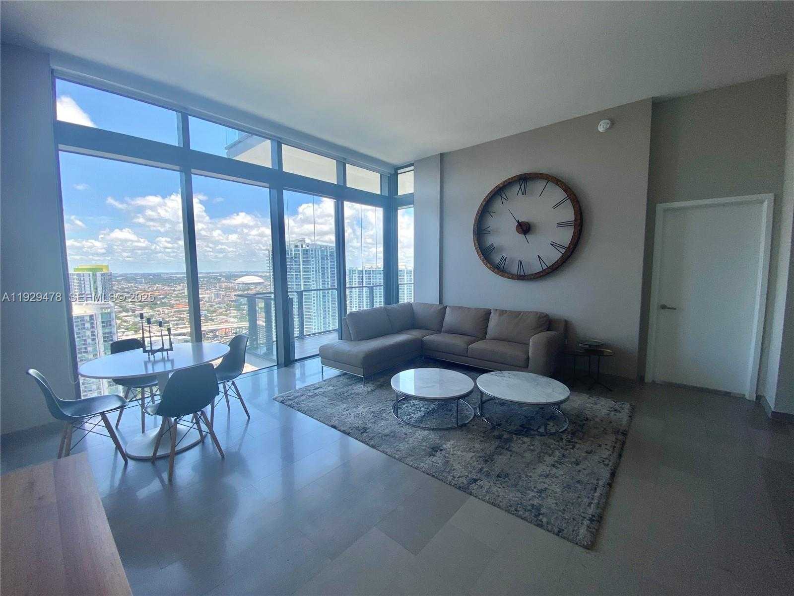 Imagen de Pequeño Objeto