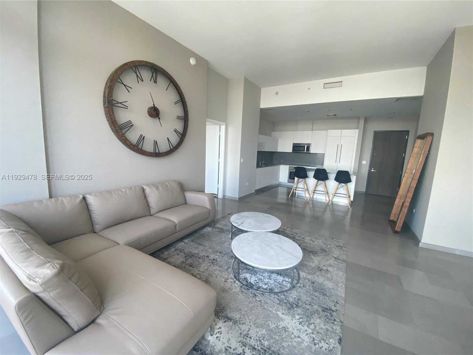 Imagen de Pequeño Objeto