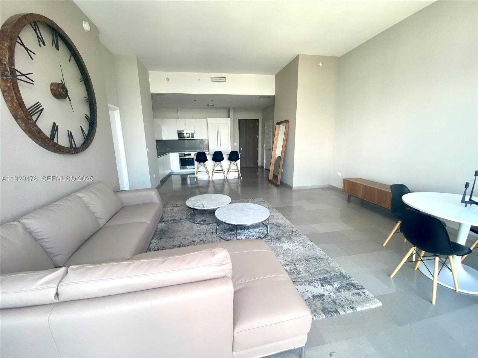 Imagen de Pequeño Objeto