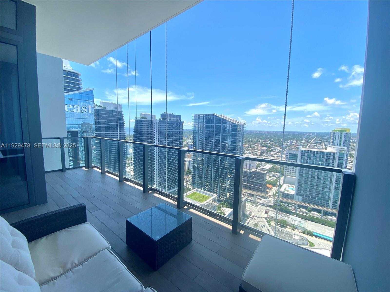 Imagen de Pequeño Objeto