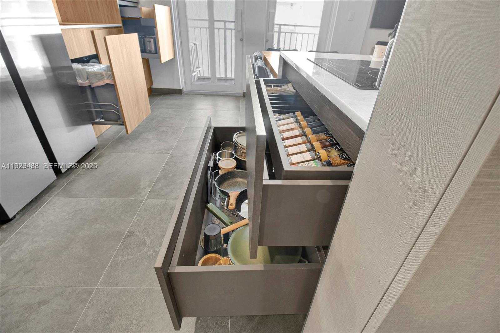 Small Image of 7600 COLLINS AVE #709, Miami Beach Number 11