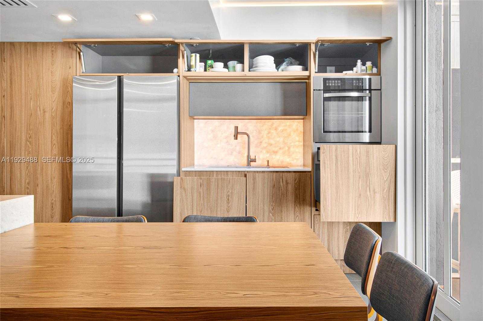 Small Image of 7600 COLLINS AVE #709, Miami Beach Number 12