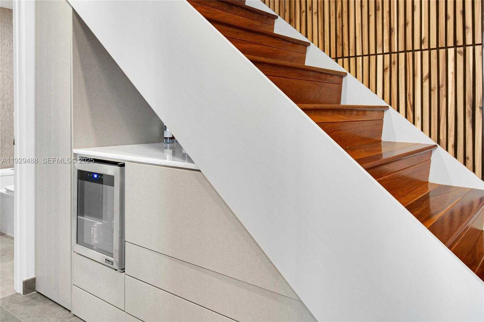 Small Image of 7600 COLLINS AVE #709, Miami Beach Number 13