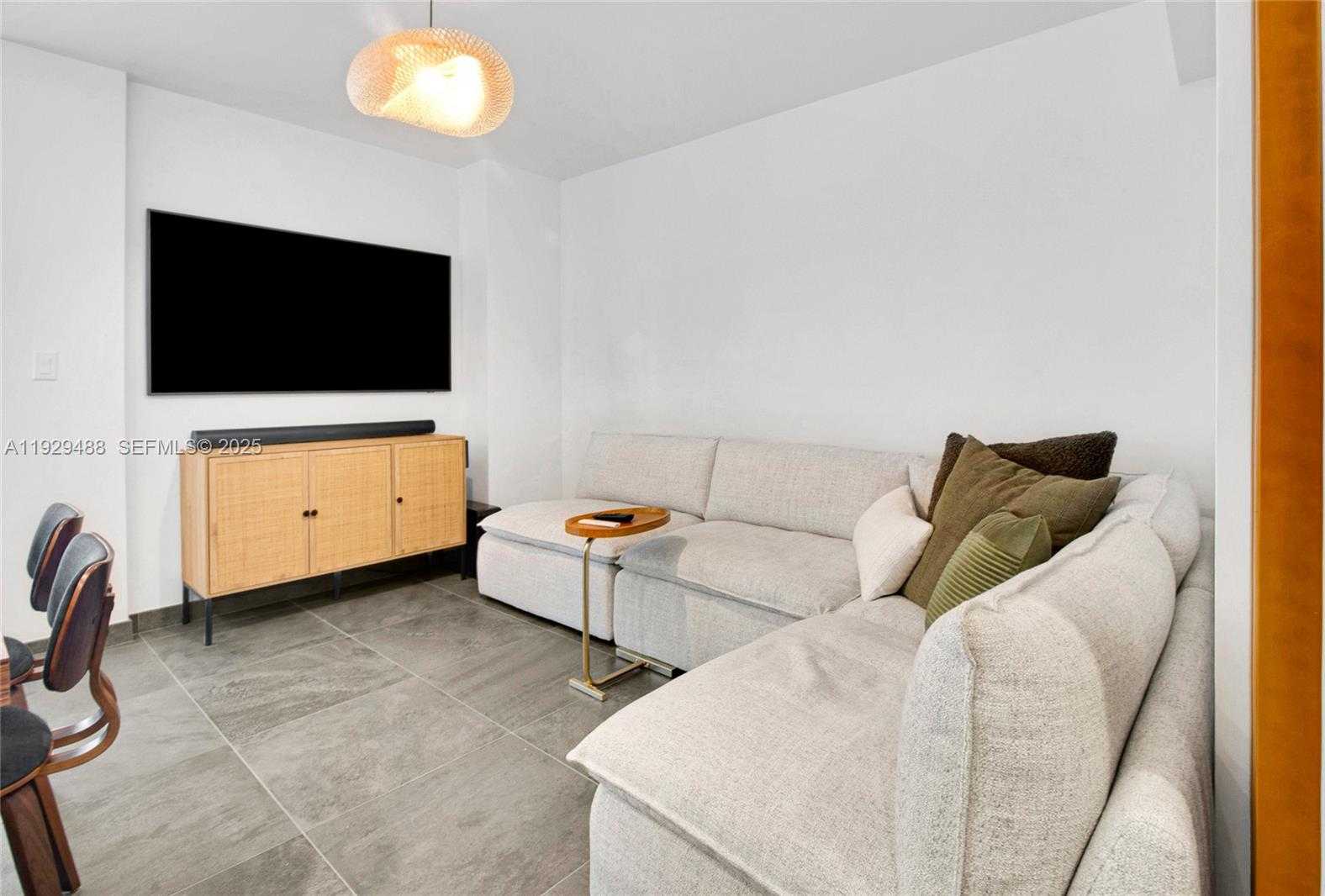 Small Image of 7600 COLLINS AVE #709, Miami Beach Number 14