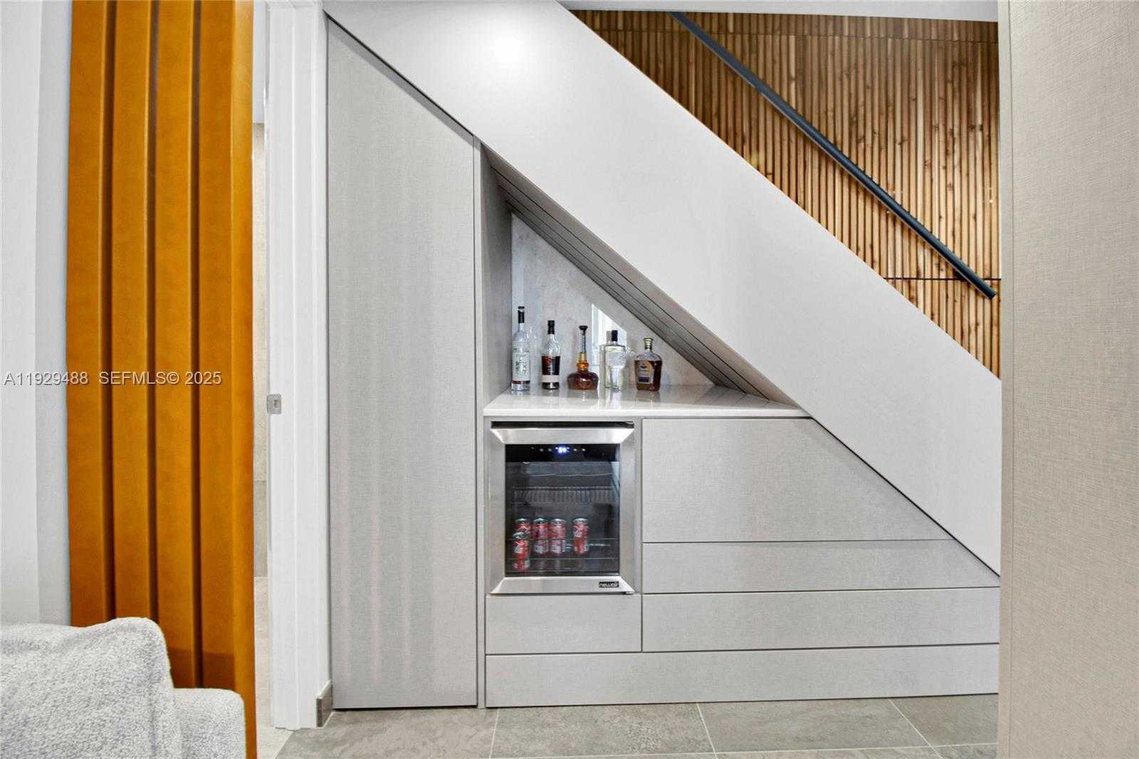 Small Image of 7600 COLLINS AVE #709, Miami Beach Number 17