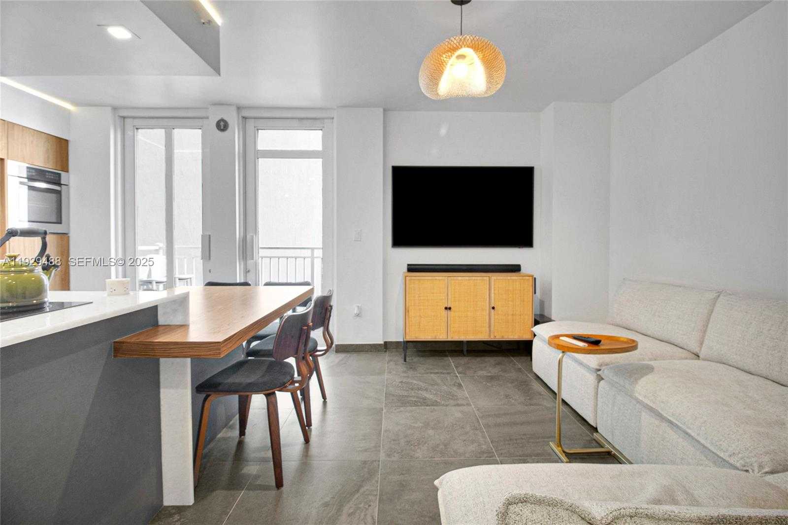 Small Image of 7600 COLLINS AVE #709, Miami Beach Number 19