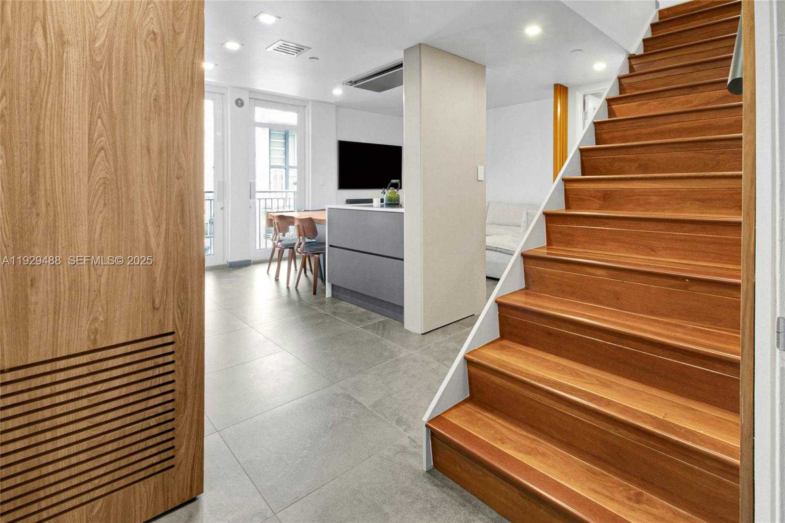 Small Image of 7600 COLLINS AVE #709, Miami Beach Number 30