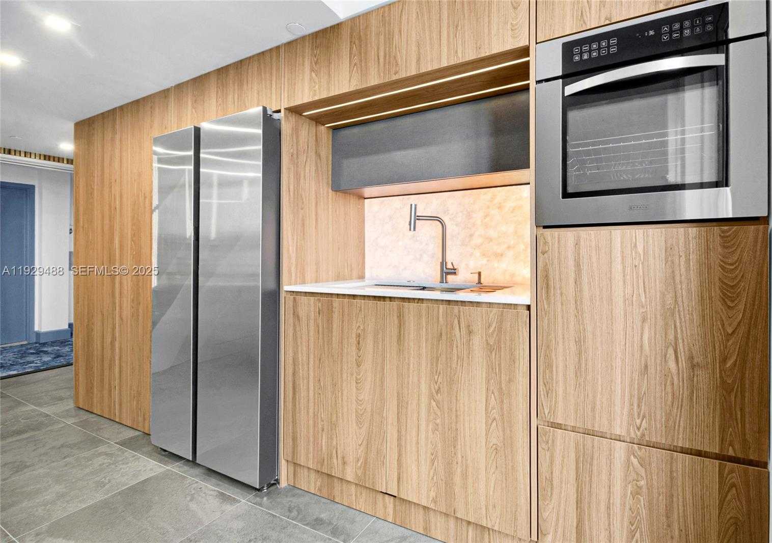 Small Image of 7600 COLLINS AVE #709, Miami Beach Number 32