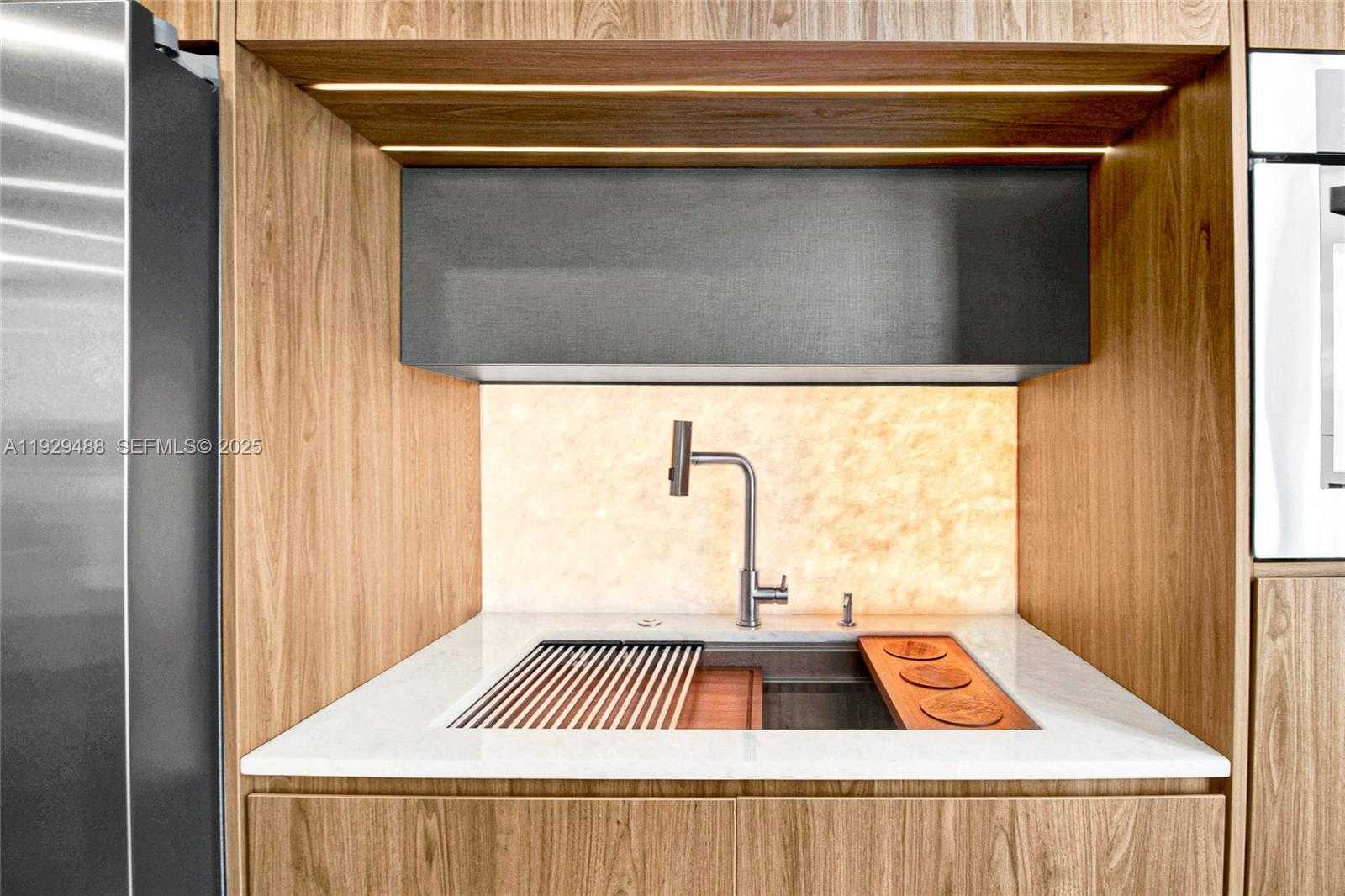 Small Image of 7600 COLLINS AVE #709, Miami Beach Number 33