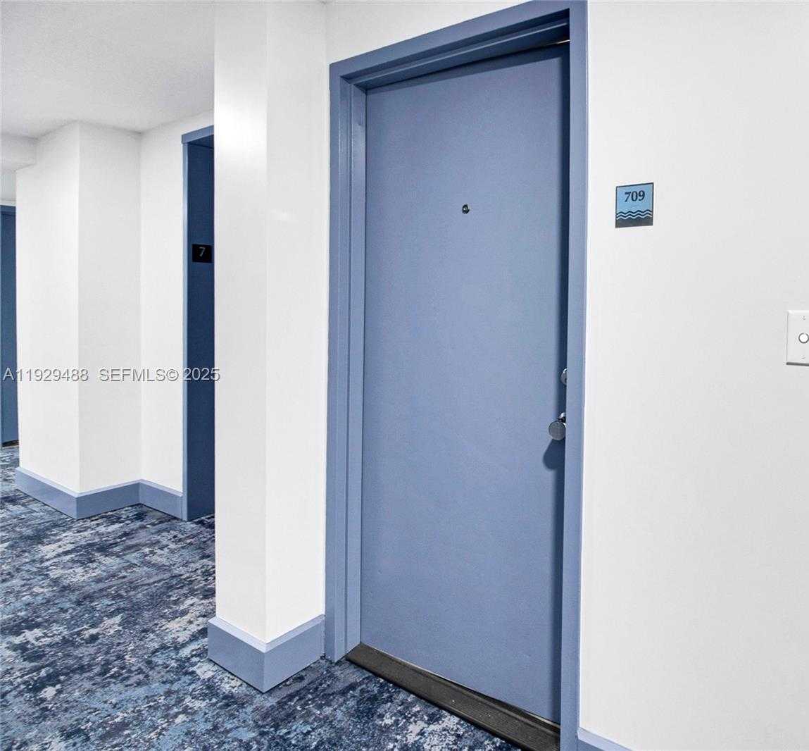 Small Image of 7600 COLLINS AVE #709, Miami Beach Number 35