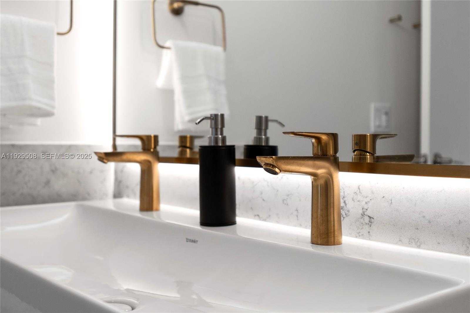 Small Image of 159 NORTH EAST 6TH ST #2905, Miami Number 20