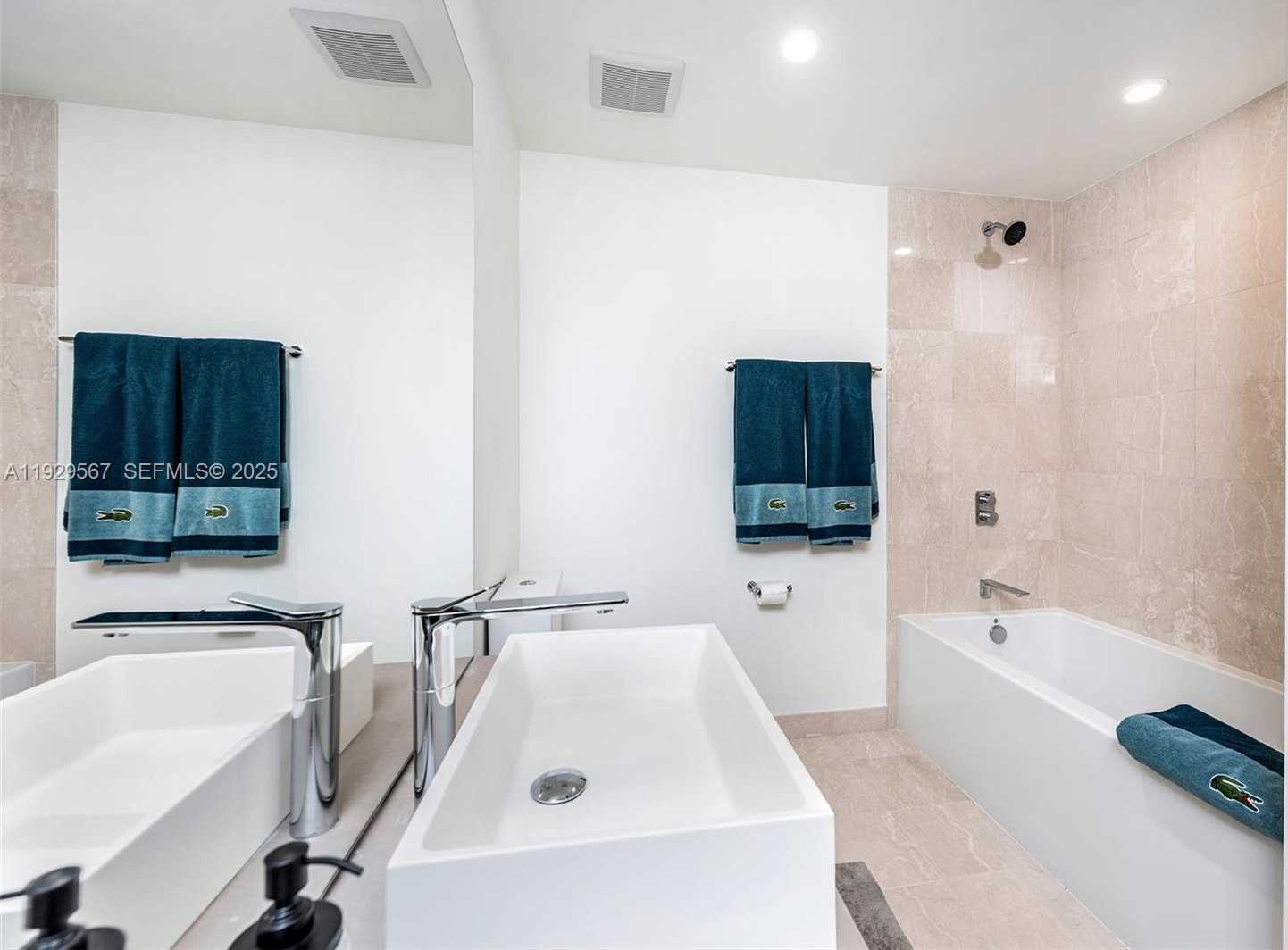 Imagen de Pequeño Objeto