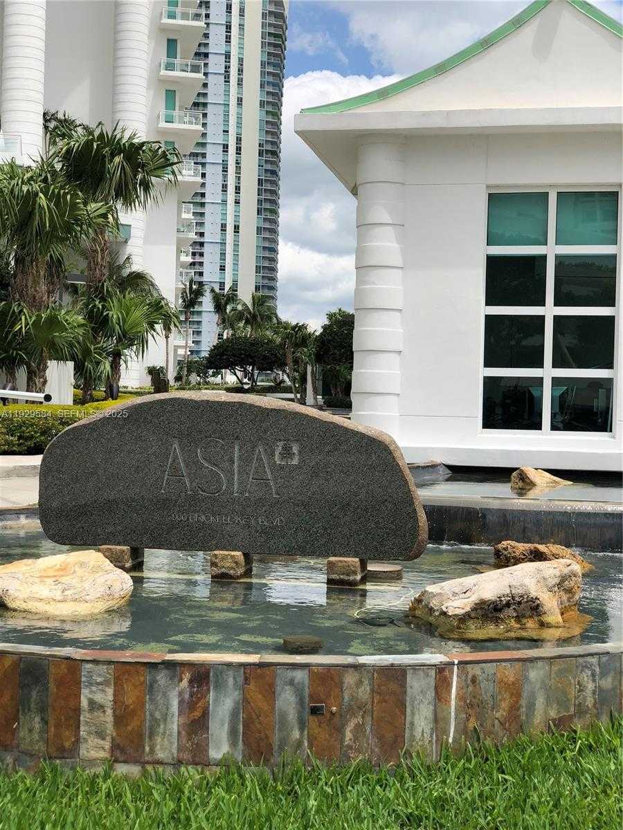 Imagen de Pequeño Objeto