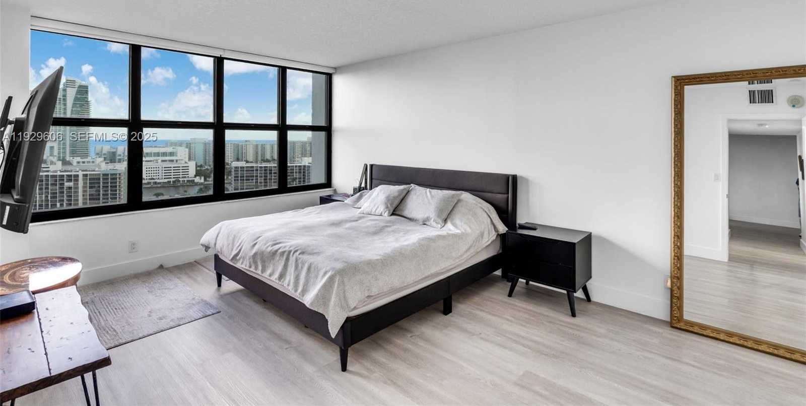 Small Image of 2500 PARKVIEW DR #2102, Hallandale Beach Number 16