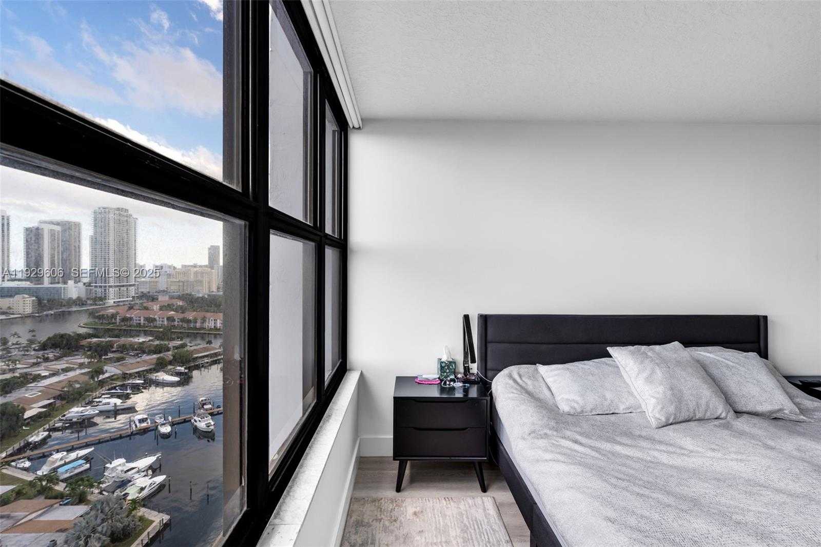 Small Image of 2500 PARKVIEW DR #2102, Hallandale Beach Number 18