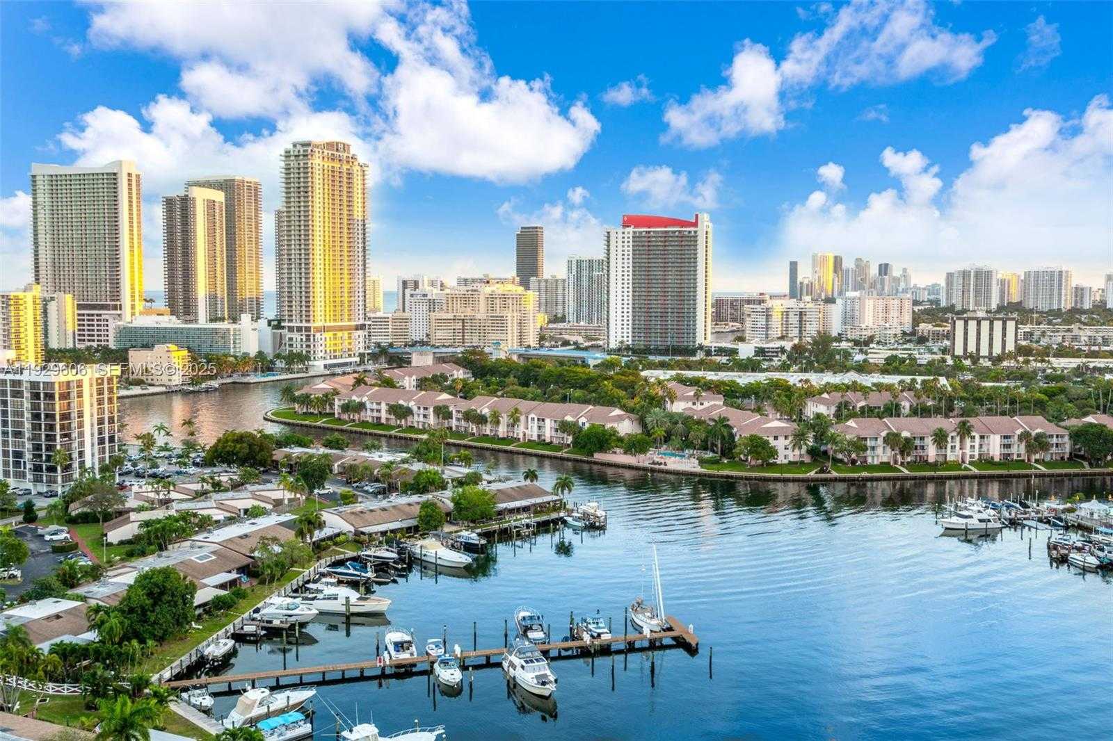 Small Image of 2500 PARKVIEW DR #2102, Hallandale Beach Number 27