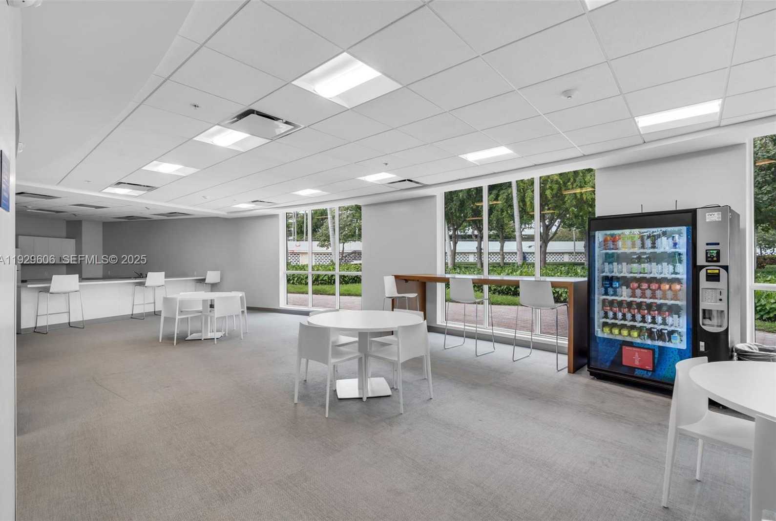 Small Image of 2500 PARKVIEW DR #2102, Hallandale Beach Number 34