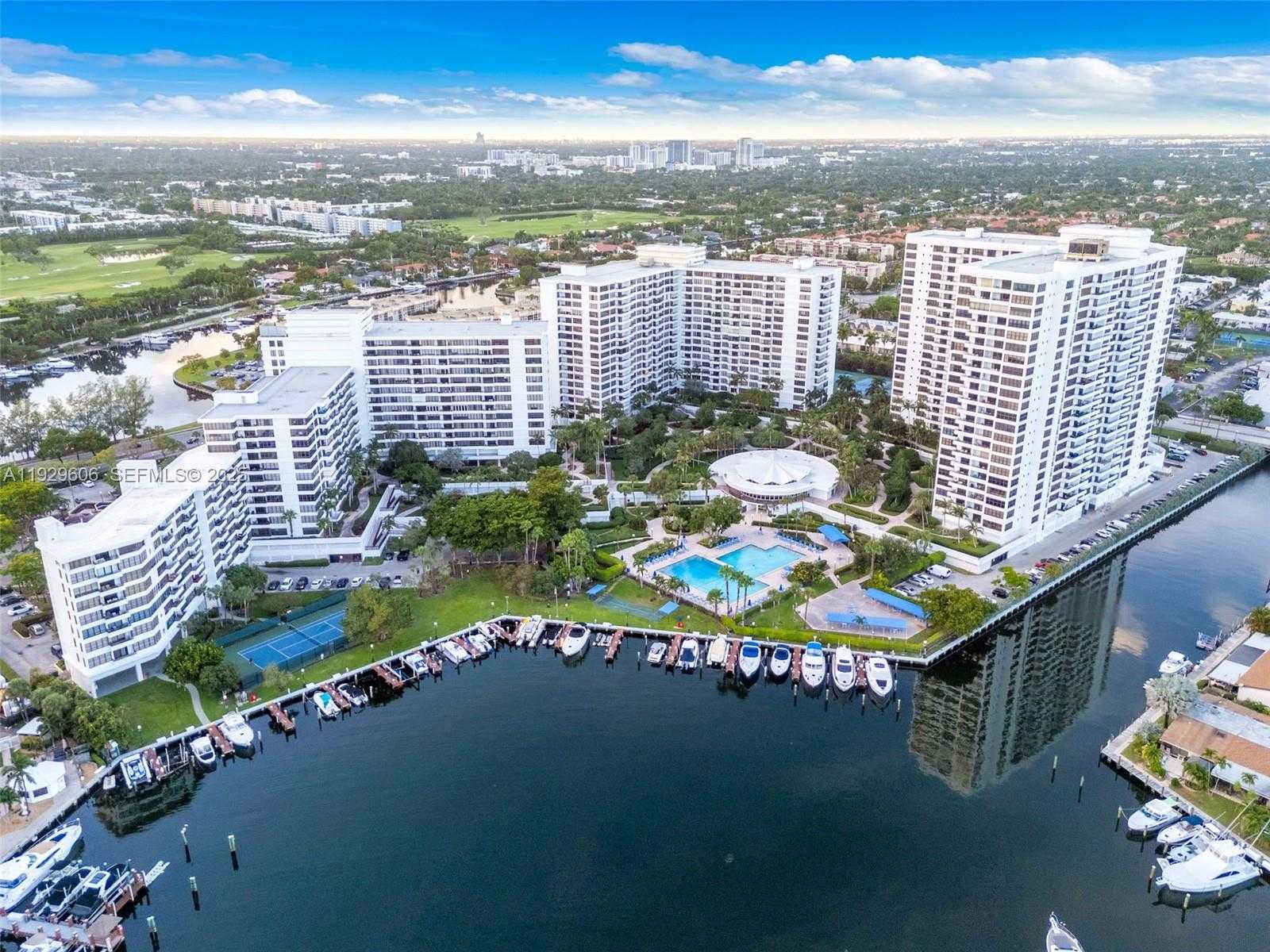 Small Image of 2500 PARKVIEW DR #2102, Hallandale Beach Number 39
