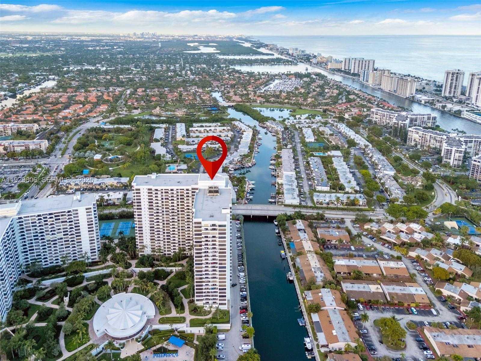 Small Image of 2500 PARKVIEW DR #2102, Hallandale Beach Number 5
