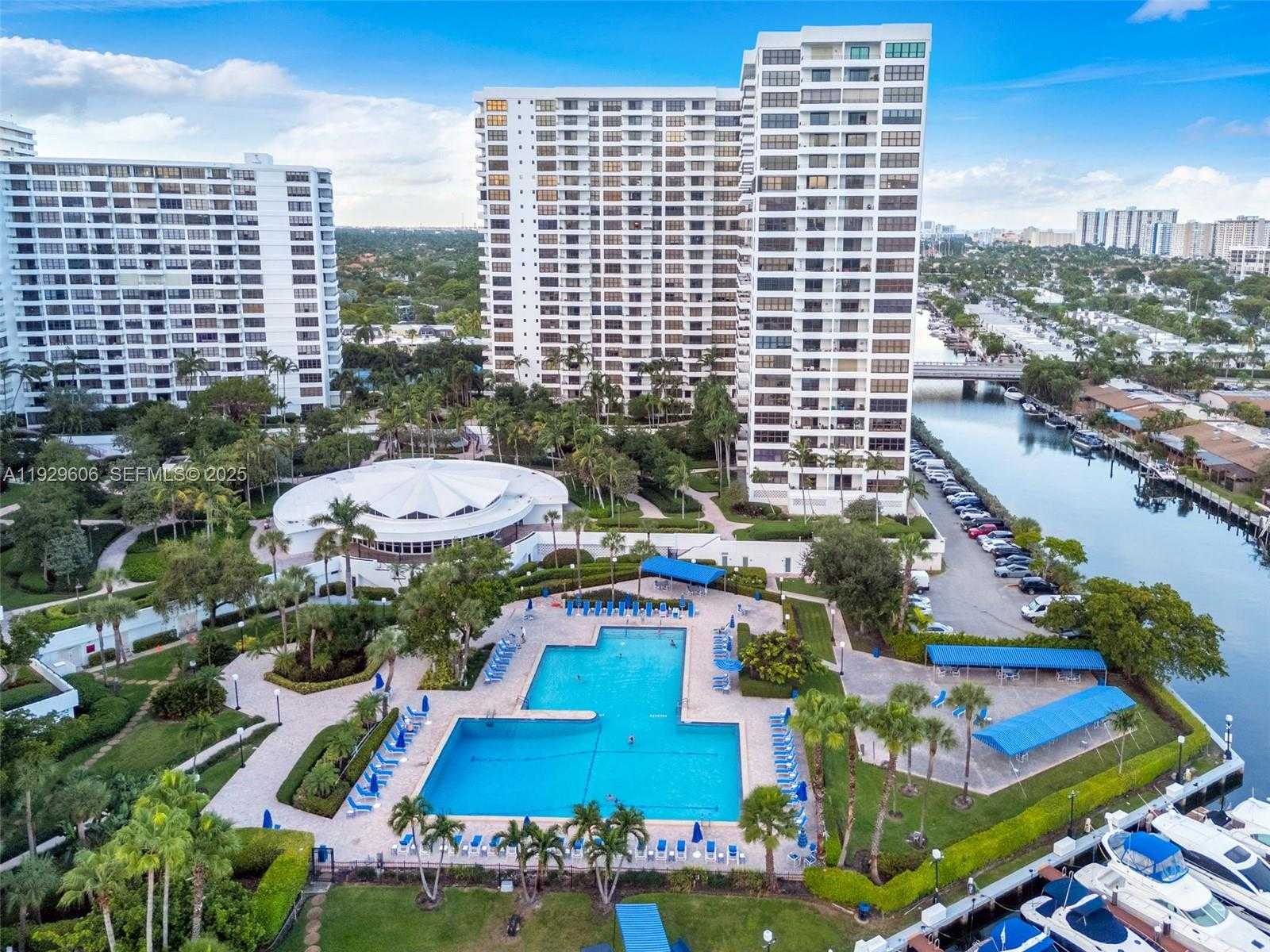Small Image of 2500 PARKVIEW DR #2102, Hallandale Beach Number 9