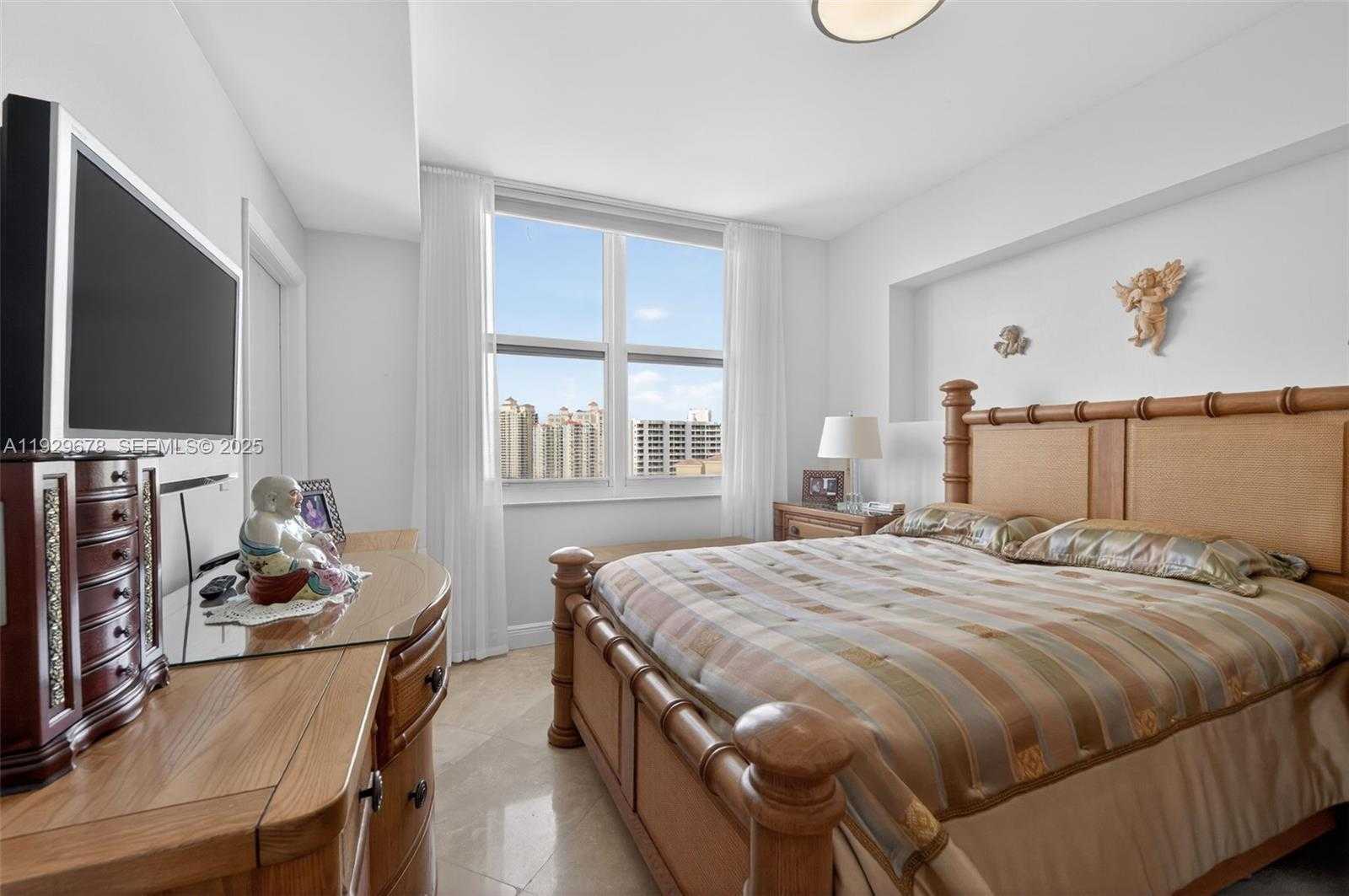 Small Image of 3330 NORTH EAST 190TH ST #1519, Aventura Number 32