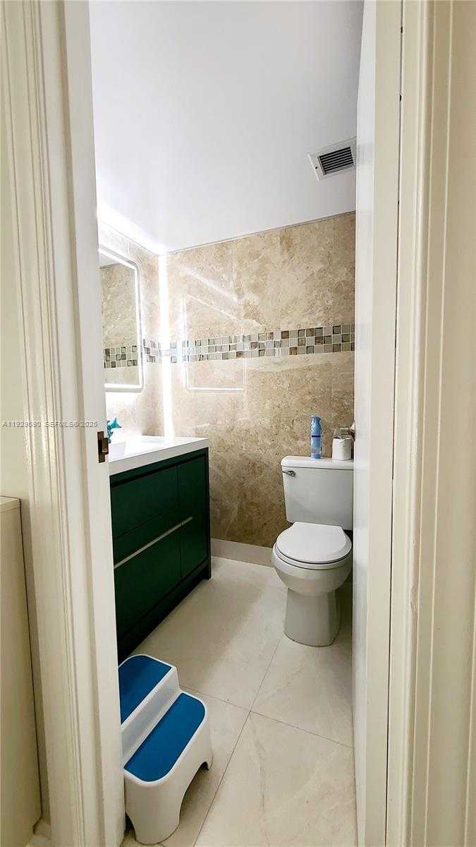 Small Image of 16565 NORTH EAST 26TH AVE #2B, North Miami Beach Number 34