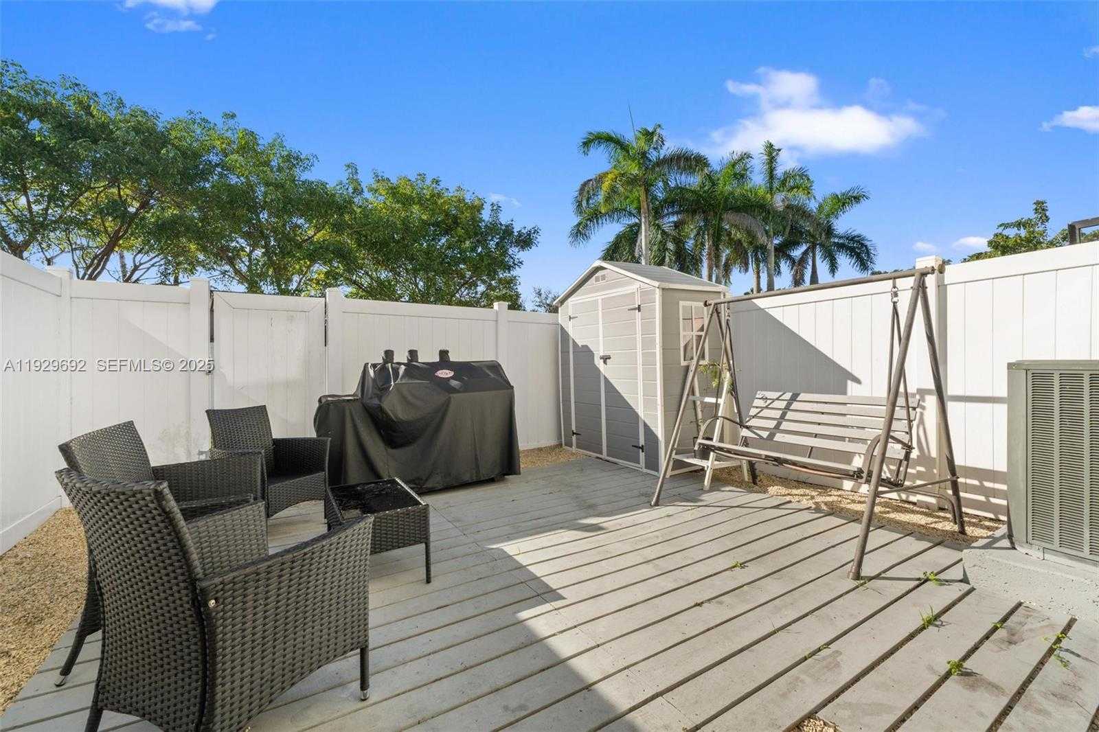 Small Image of 3272 WEST 92ND PL, Hialeah Number 14