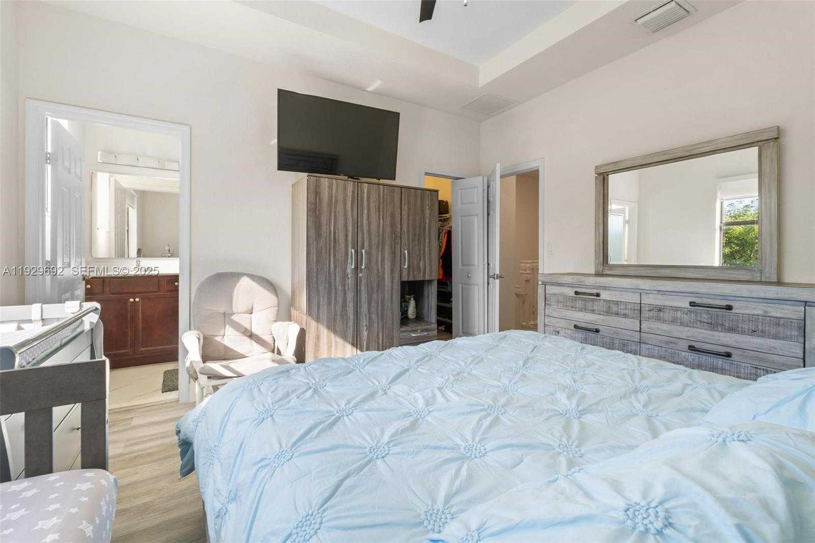 Small Image of 3272 WEST 92ND PL, Hialeah Number 19