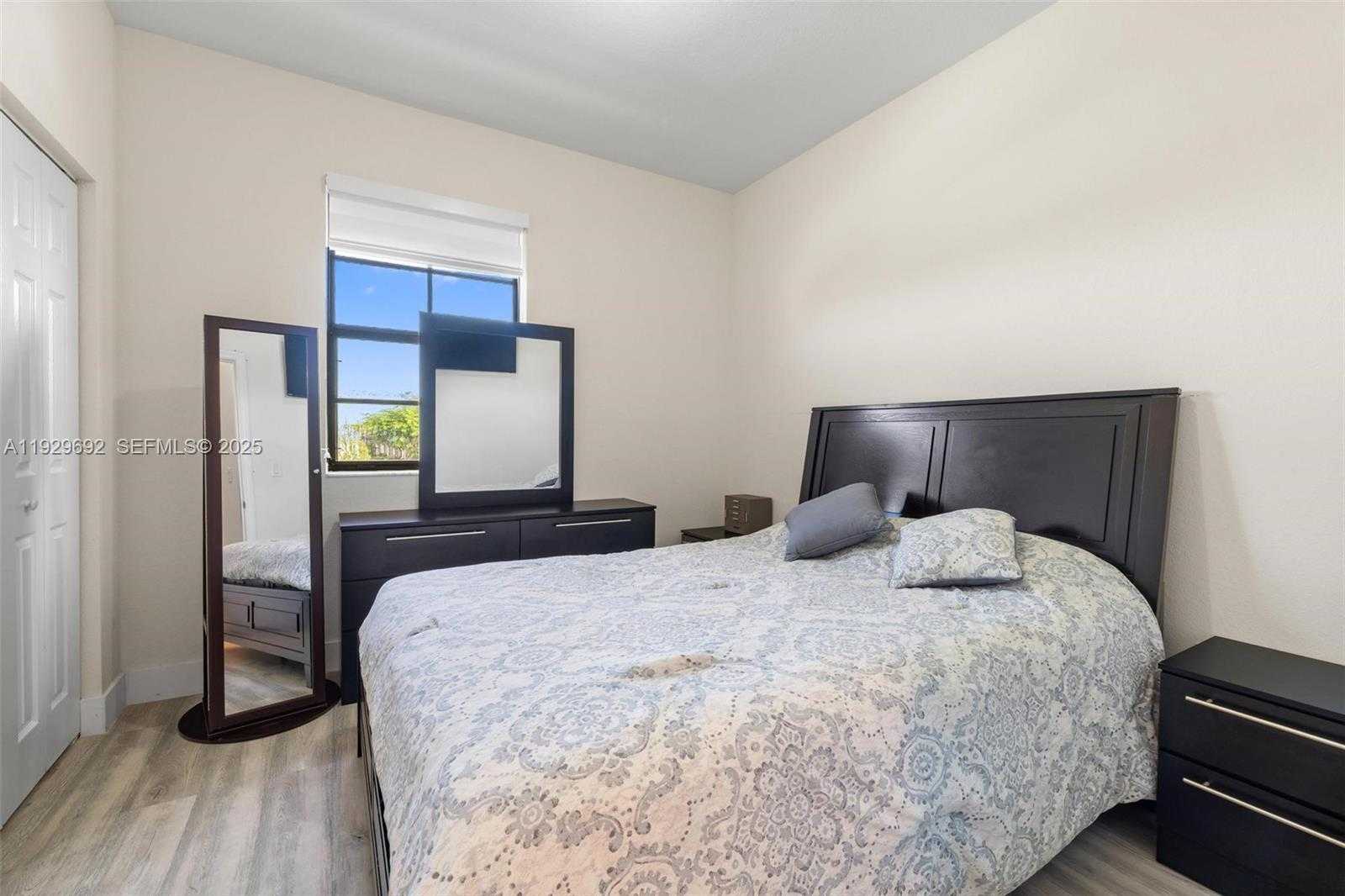 Small Image of 3272 WEST 92ND PL, Hialeah Number 24