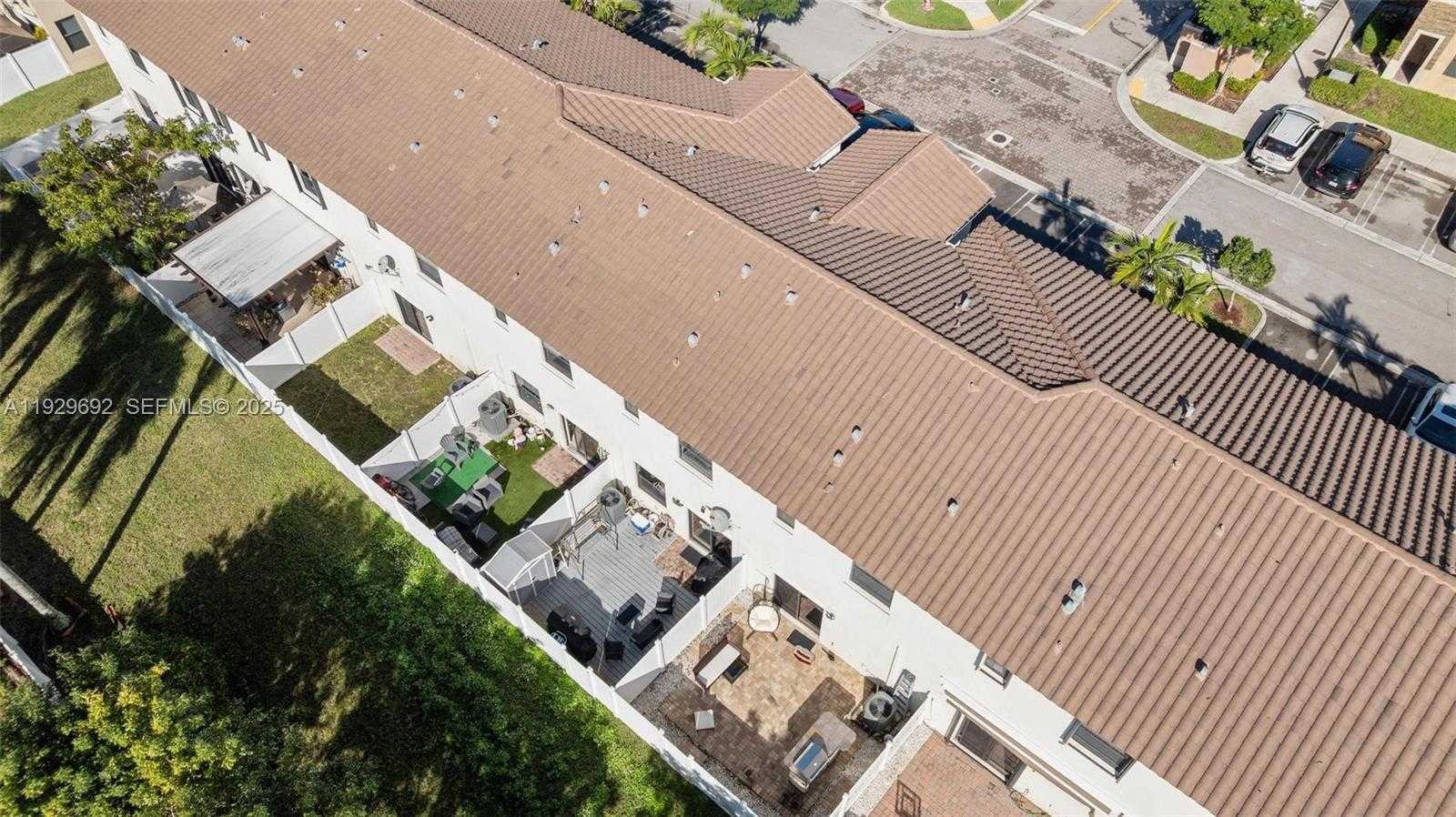 Small Image of 3272 WEST 92ND PL, Hialeah Number 33