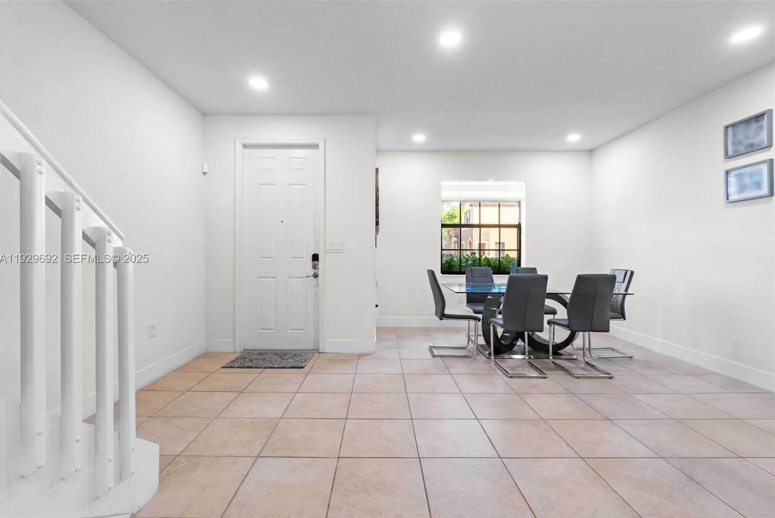 Small Image of 3272 WEST 92ND PL, Hialeah Number 4