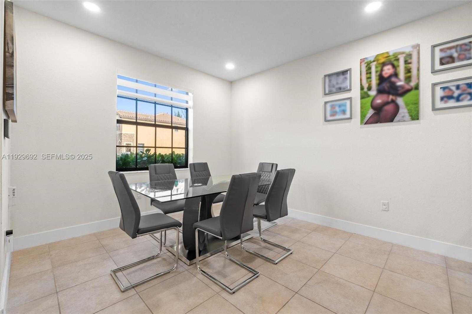 Small Image of 3272 WEST 92ND PL, Hialeah Number 5