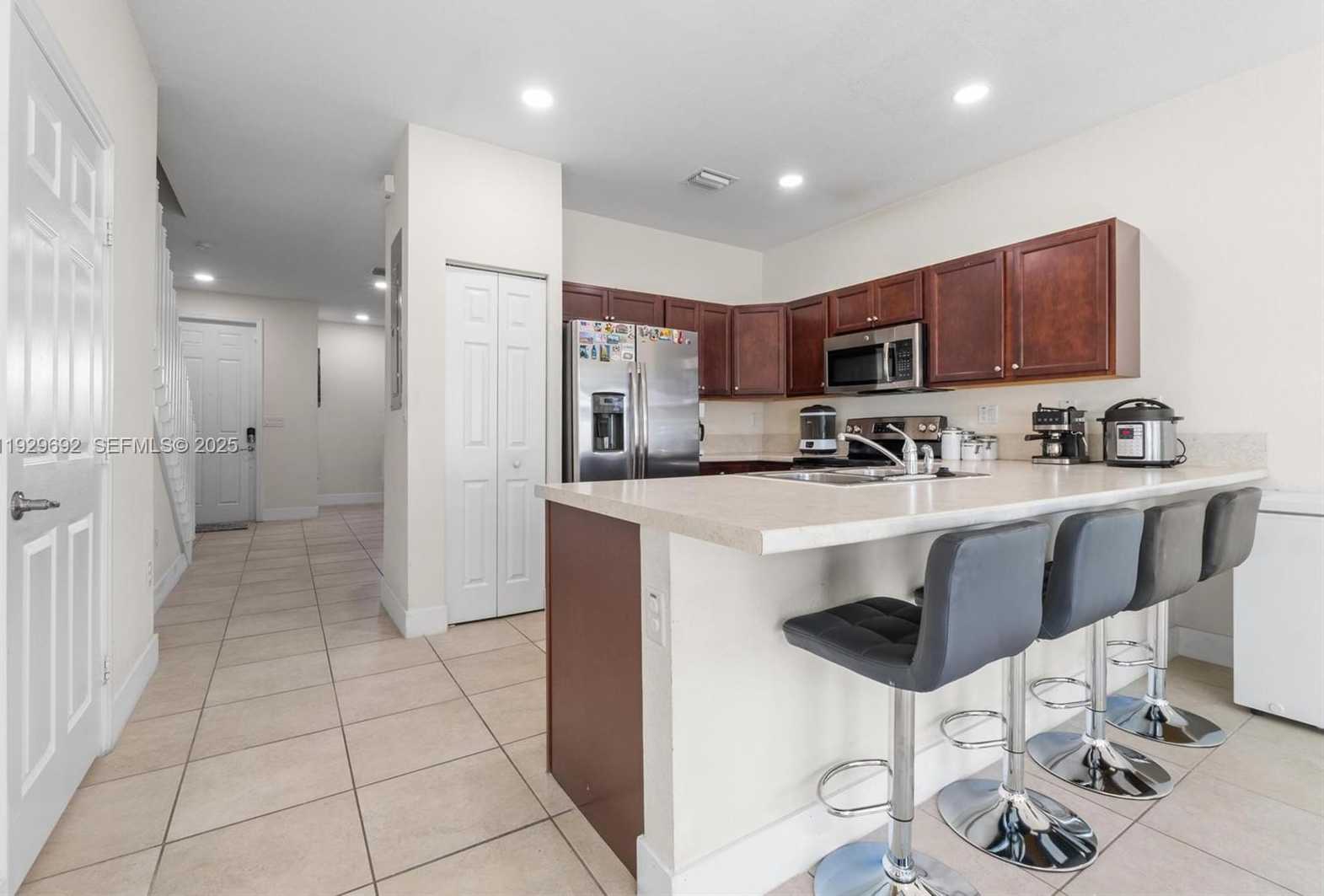 Small Image of 3272 WEST 92ND PL, Hialeah Number 8