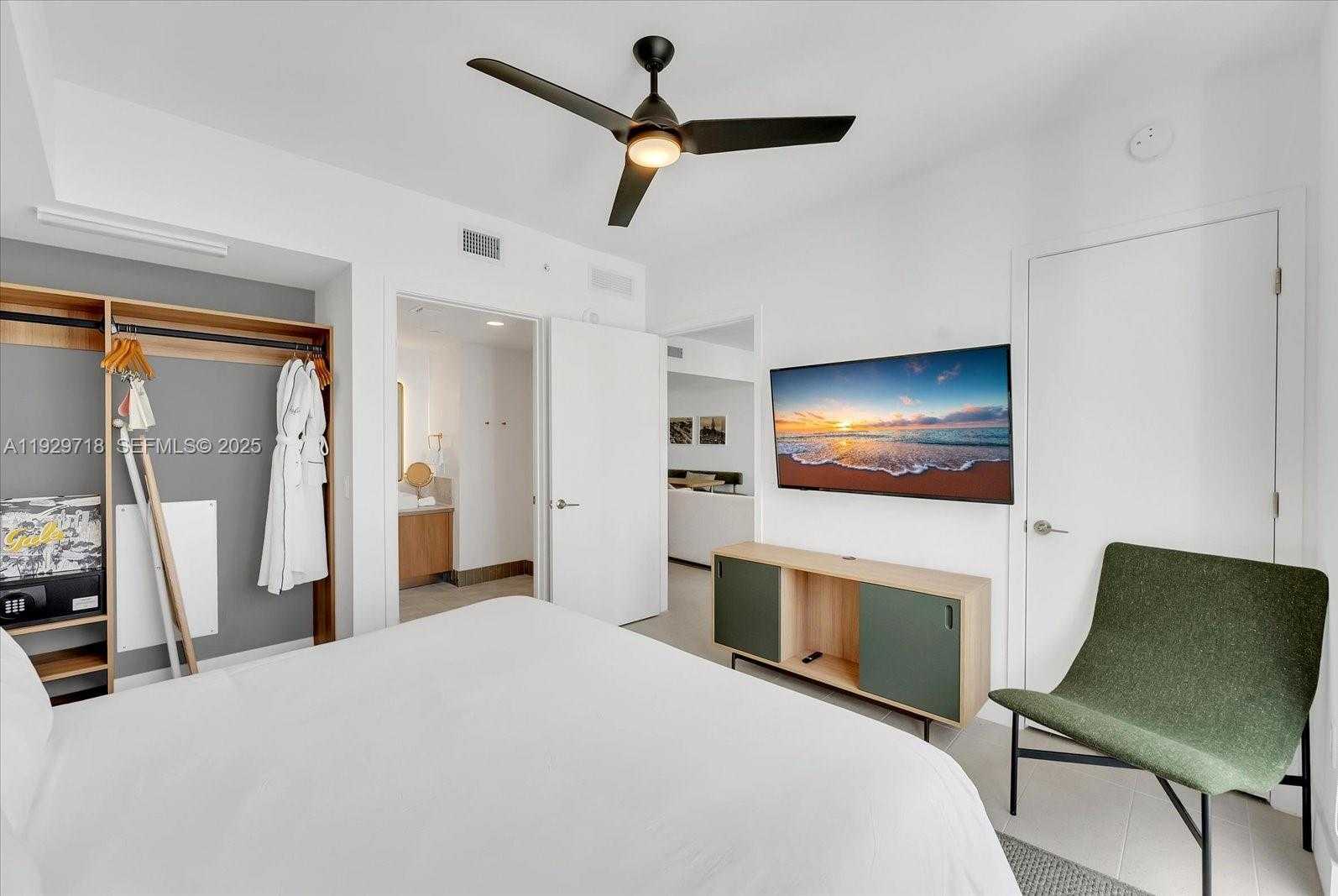 Small Image of 159 NORTH EAST 6TH ST #3811, Miami Number 13