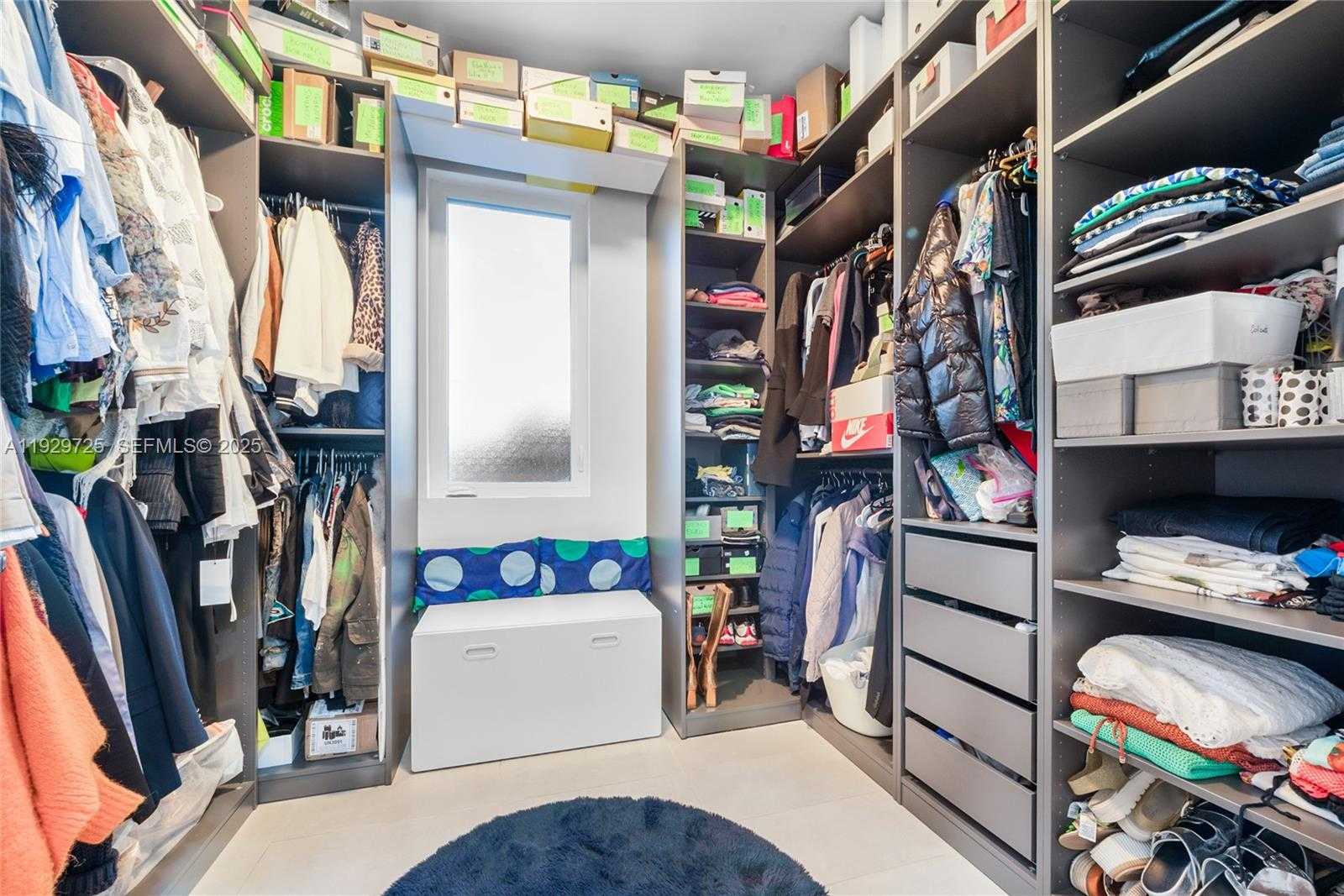 Imagen de Pequeño Objeto