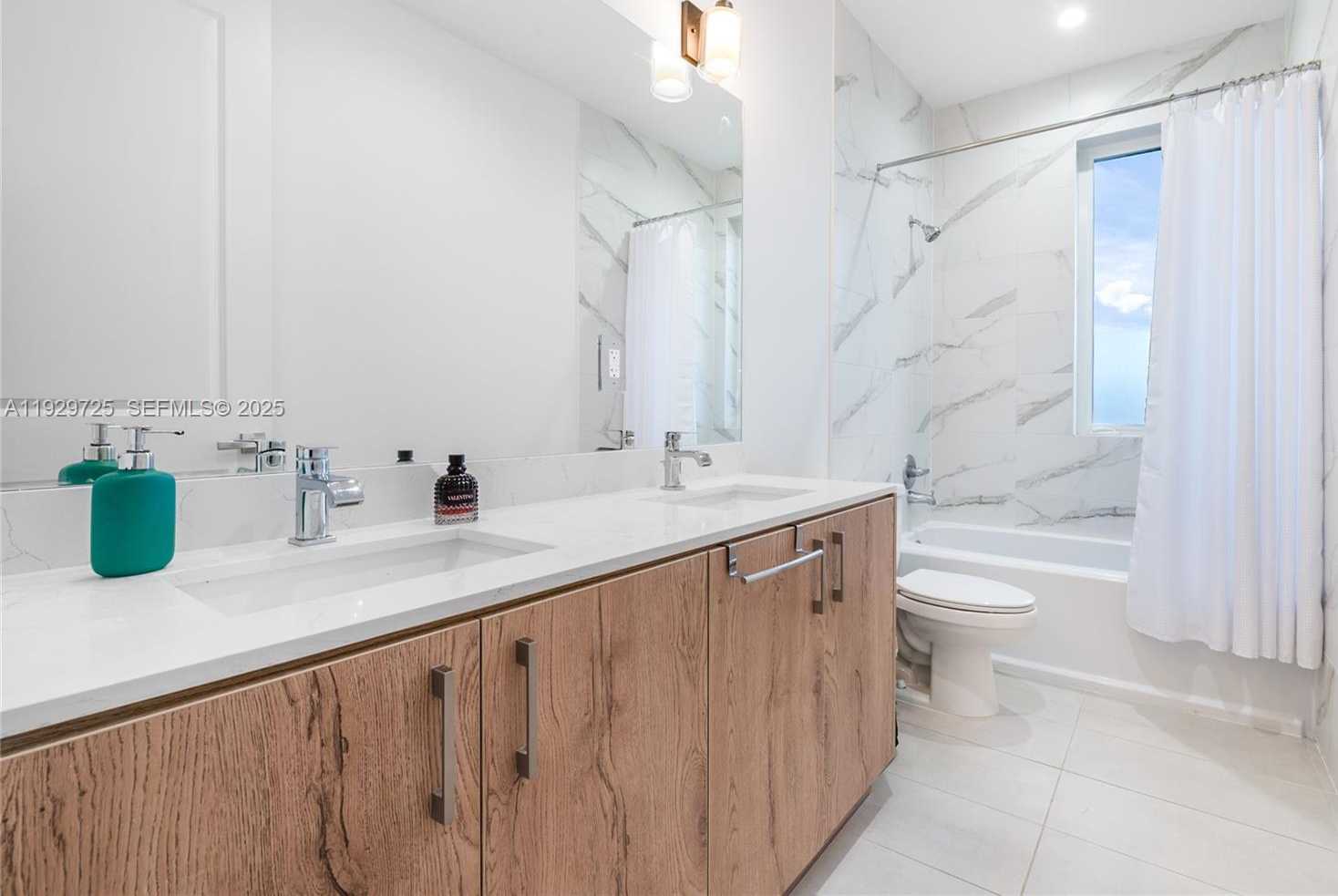 Imagen de Pequeño Objeto