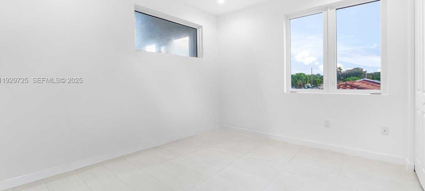 Imagen de Pequeño Objeto