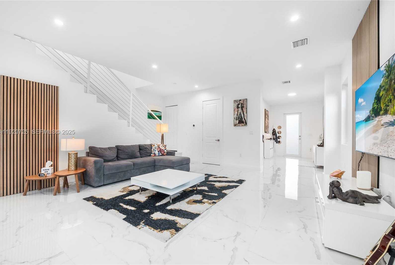 Imagen de Pequeño Objeto