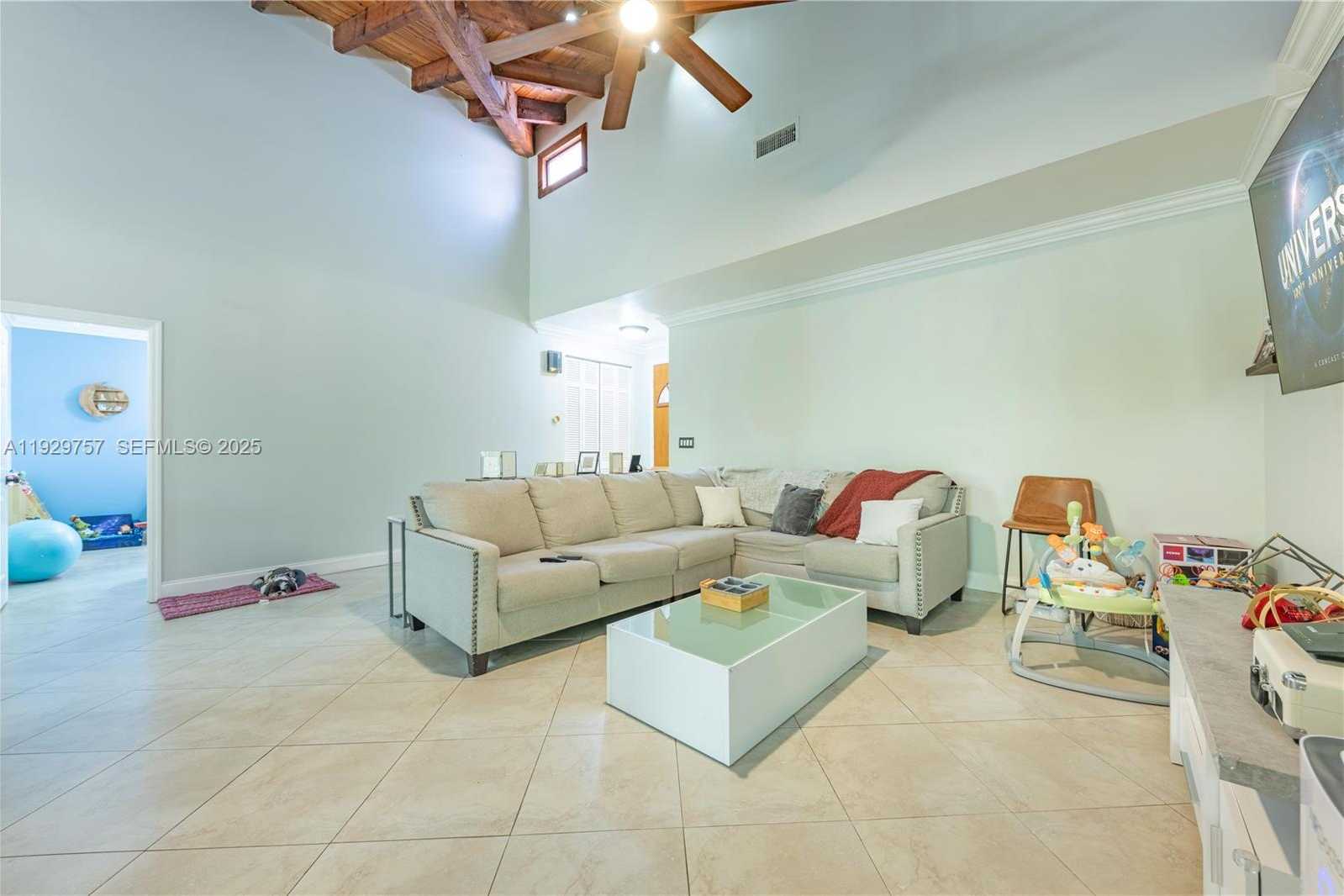 Small Image of 8097 ROYAL PALM CIR, Tamarac Number 11