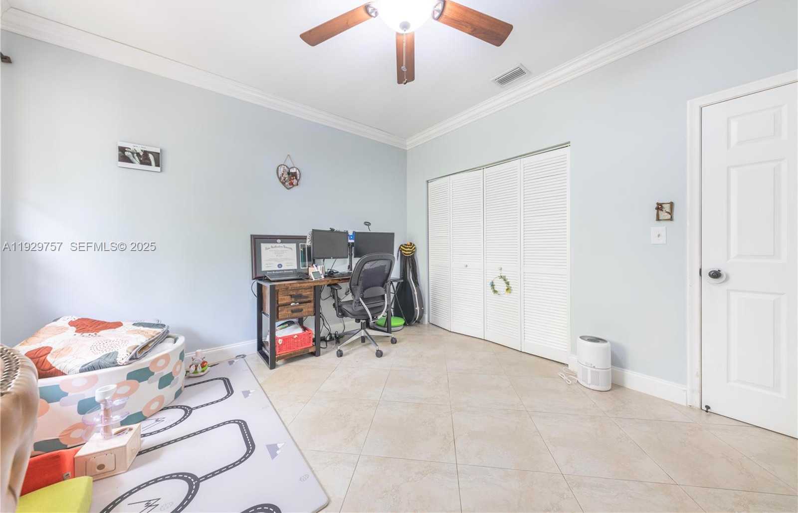 Small Image of 8097 ROYAL PALM CIR, Tamarac Number 29