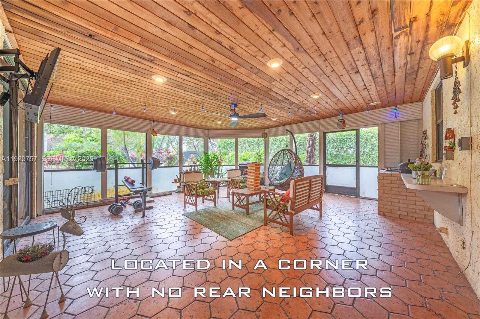 Small Image of 8097 ROYAL PALM CIR, Tamarac Number 31