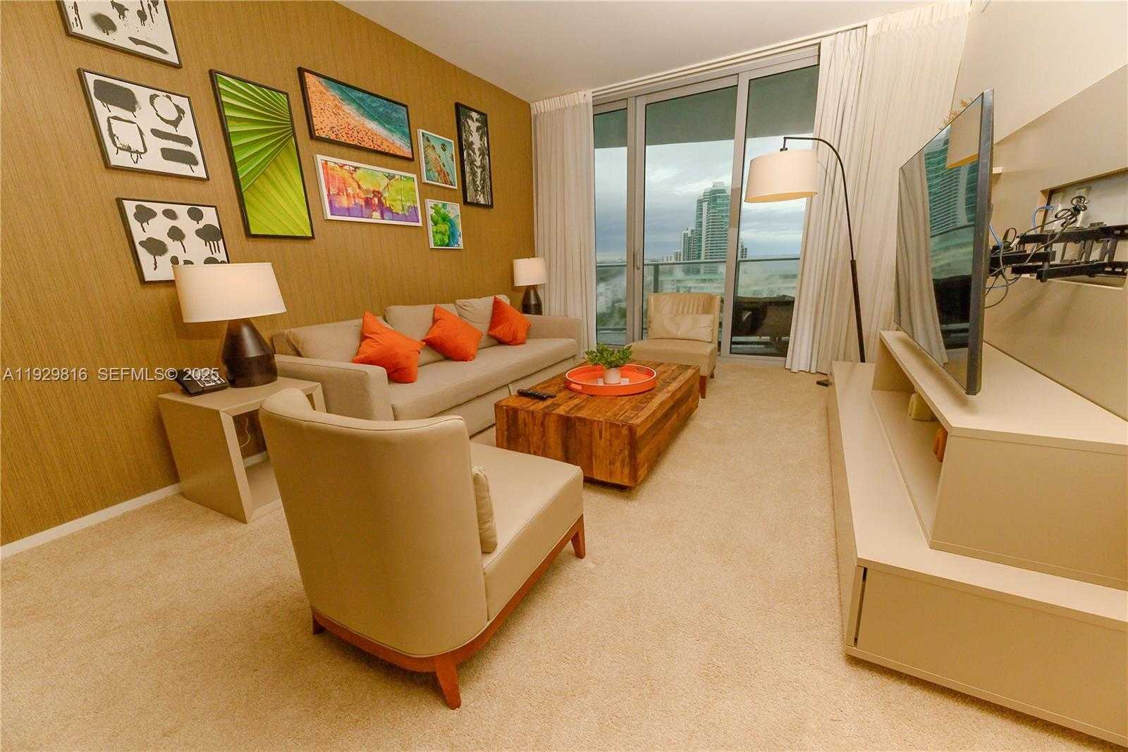 Imagen de Pequeño Objeto