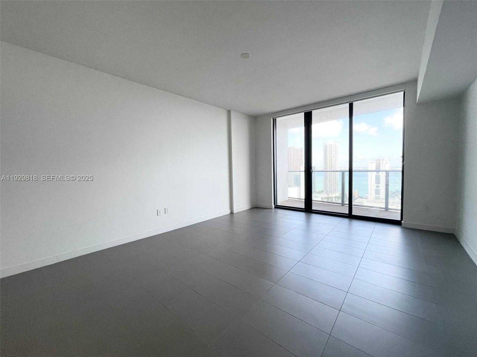 Imagen de Pequeño Objeto