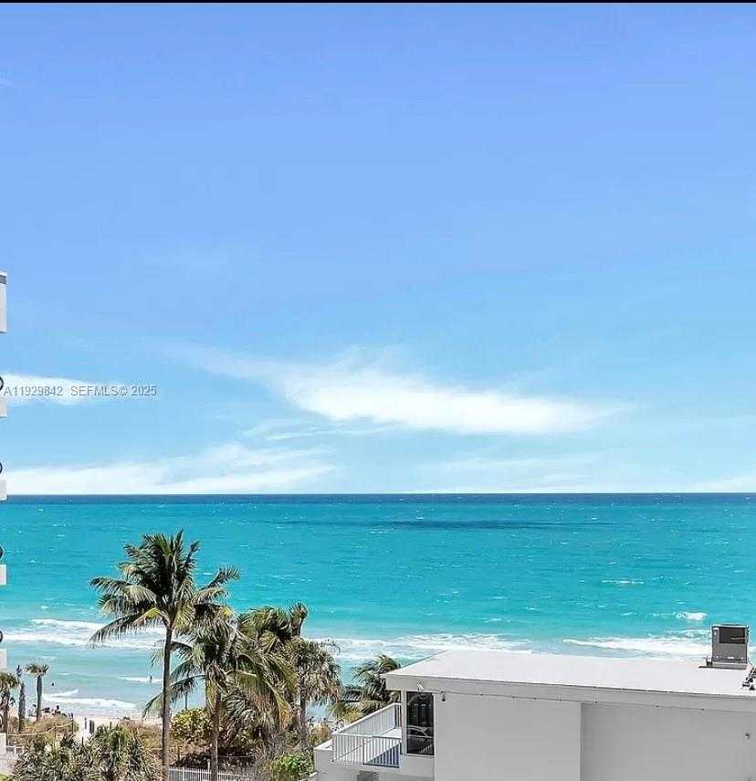 Small Image of 5401 COLLINS AVE #411, Miami Beach Number 1