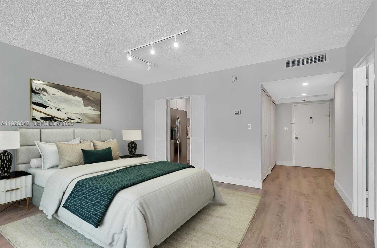 Small Image of 5401 COLLINS AVE #411, Miami Beach Number 12