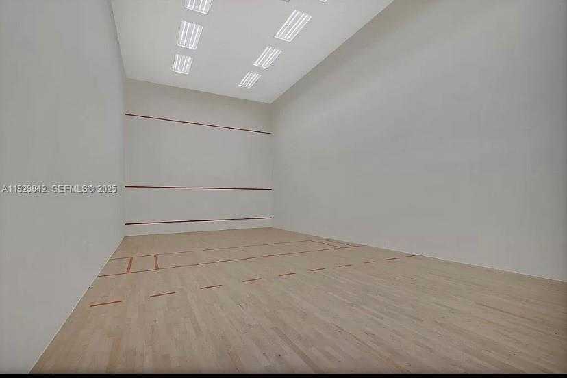 Small Image of 5401 COLLINS AVE #411, Miami Beach Number 36