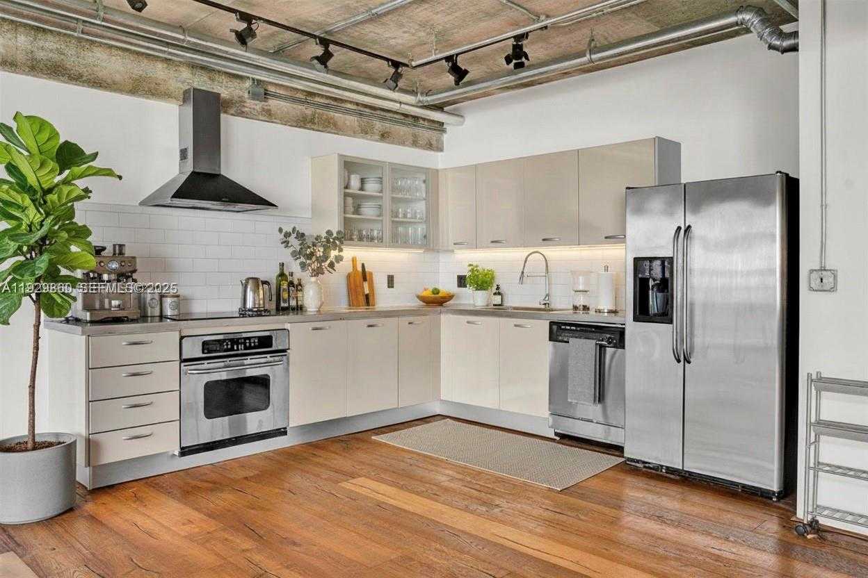 Small Image of 1749 NORTH EAST MIAMI CT #515, Miami Number 15