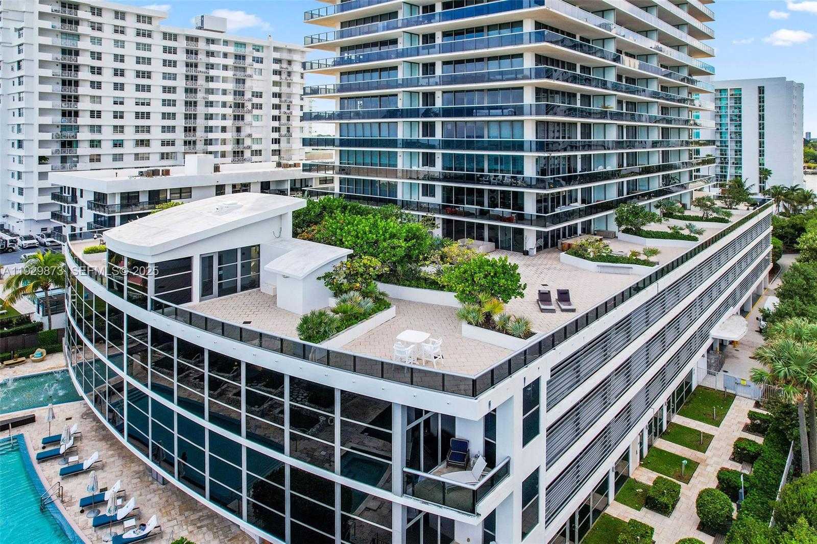 Small Image of 5875 COLLINS AVE #501, Miami Beach Number 3