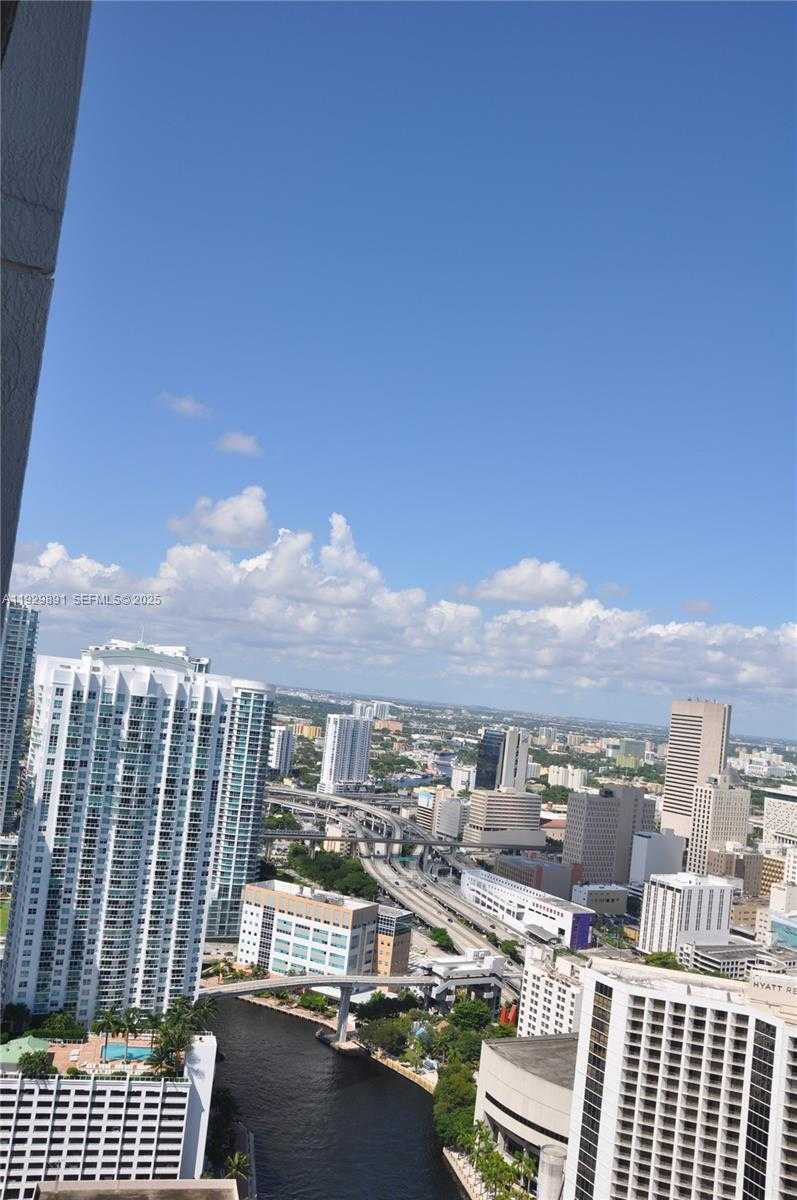 Small Image of 475 BRICKELL AVE #4215, Miami Number 13