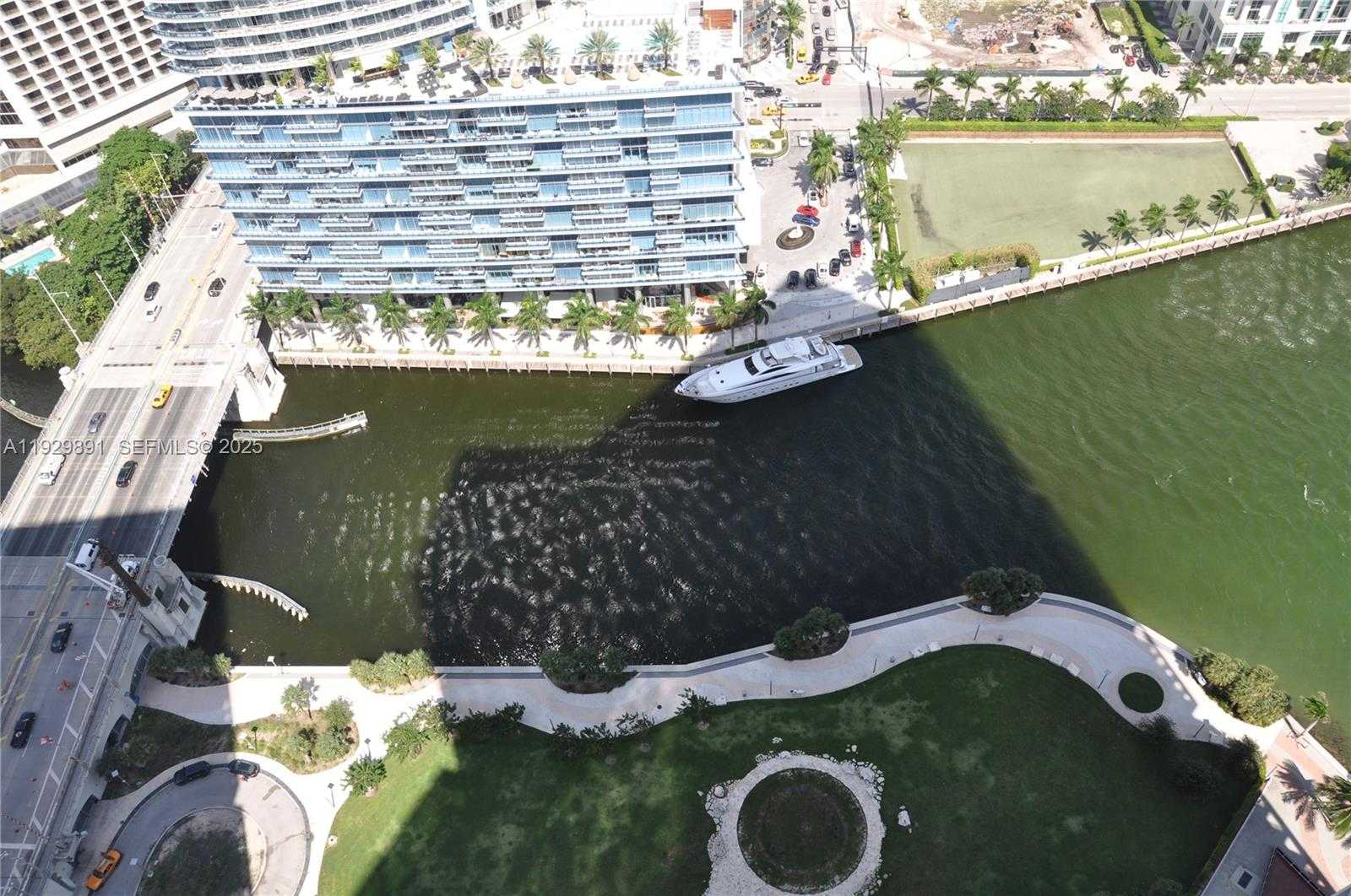 Small Image of 475 BRICKELL AVE #4215, Miami Number 15